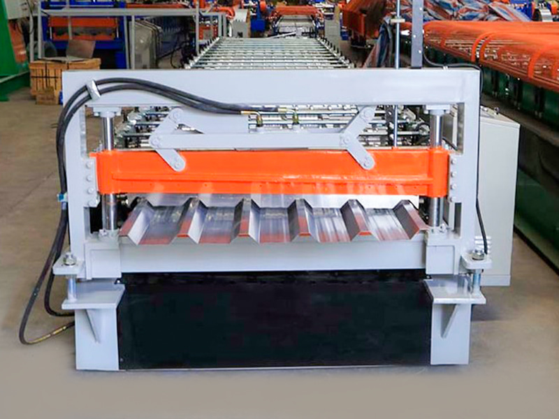 Hochgeschwindigkeits-Rollformmaschine für Dachbahnen